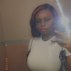 Meet your Posher, Janai